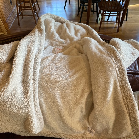 Cat and Jack Sherpa Jacket - Picture 2 of 5